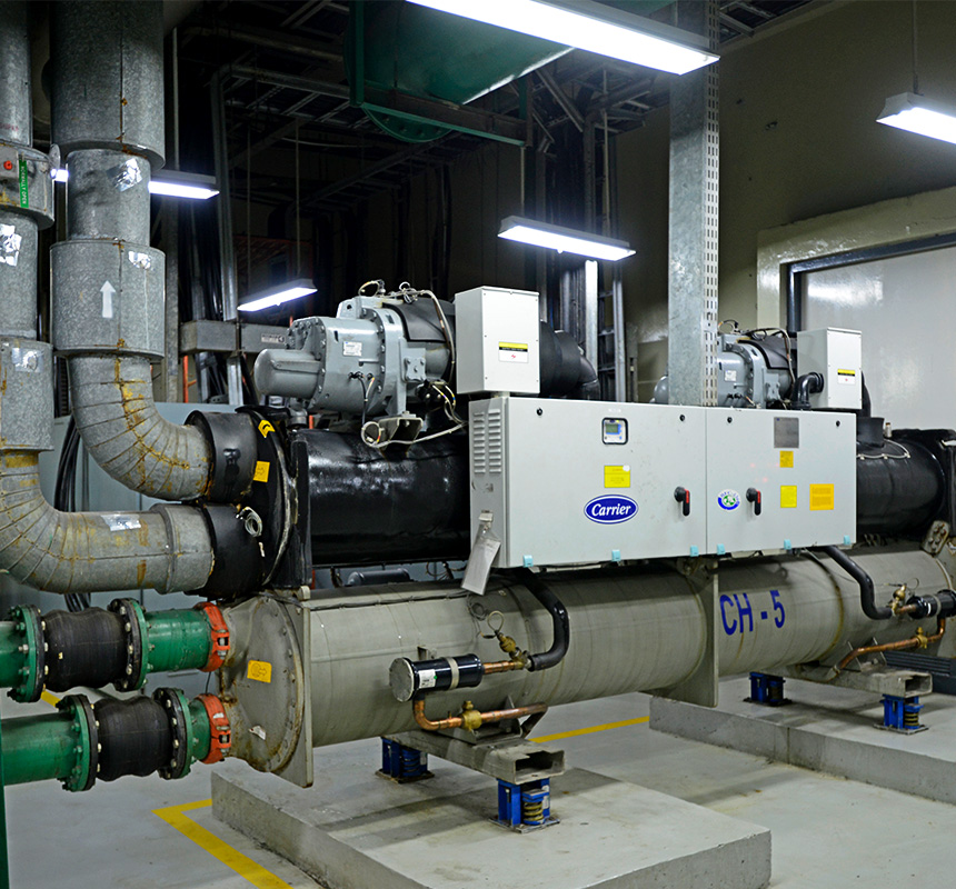 carrier-worker-leed-certified-factory_sq